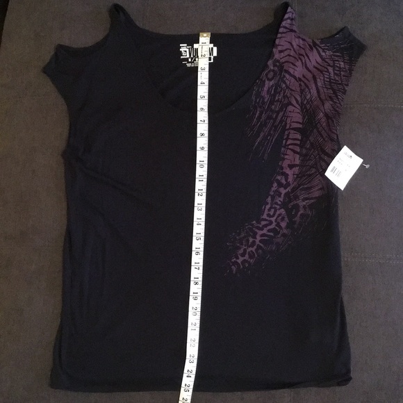 Volcom- Cold Shoulder Top (NWT) Size: Medium - Picture 3 of 8